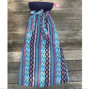 Multicolores Aztec Print Strapless Maxi Dress